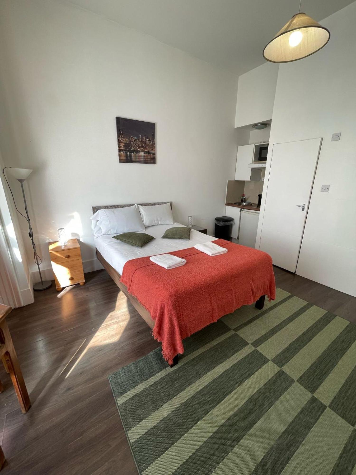 Cromwell Apartments Лондон Экстерьер фото