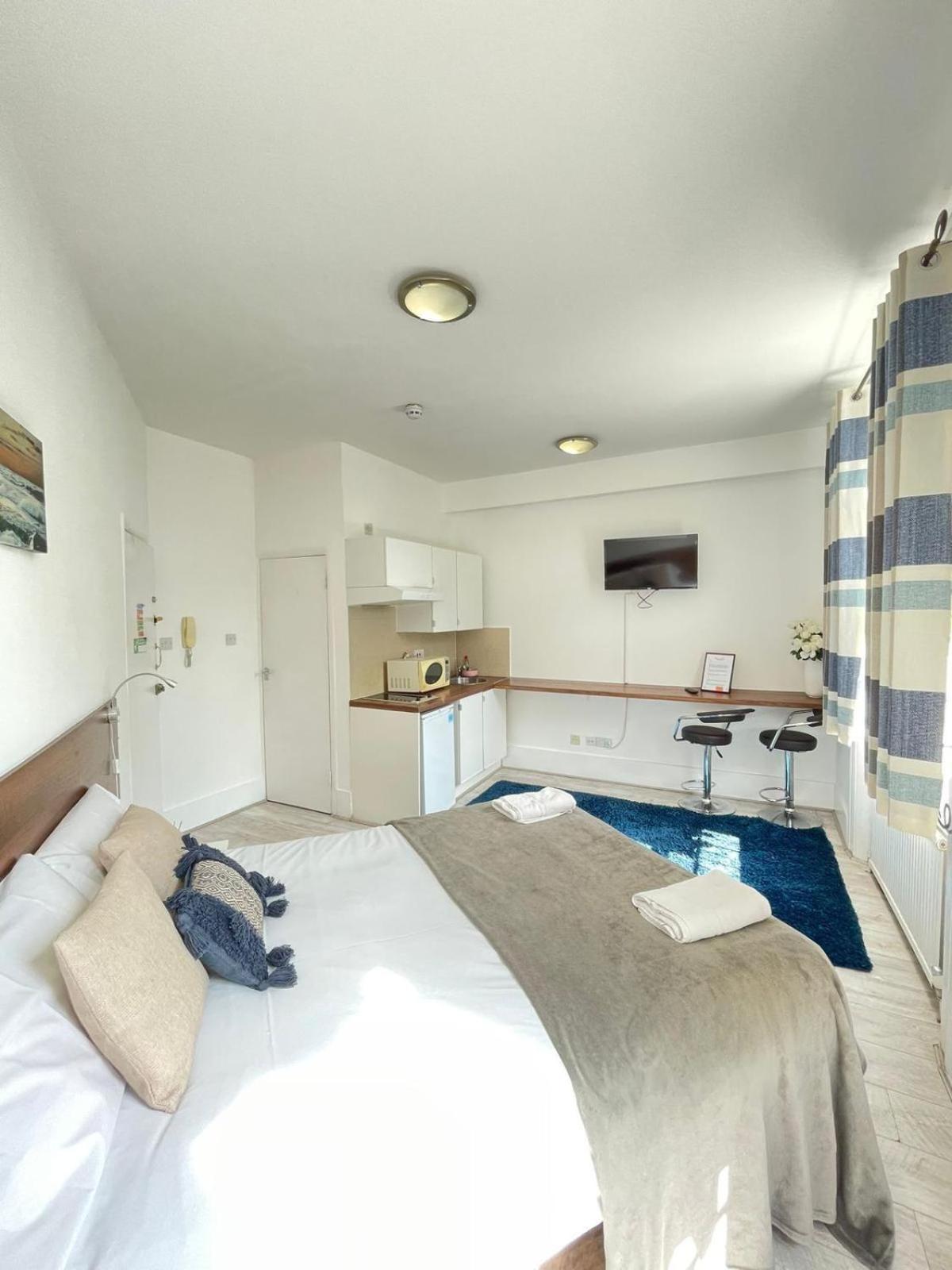 Cromwell Apartments Лондон Экстерьер фото